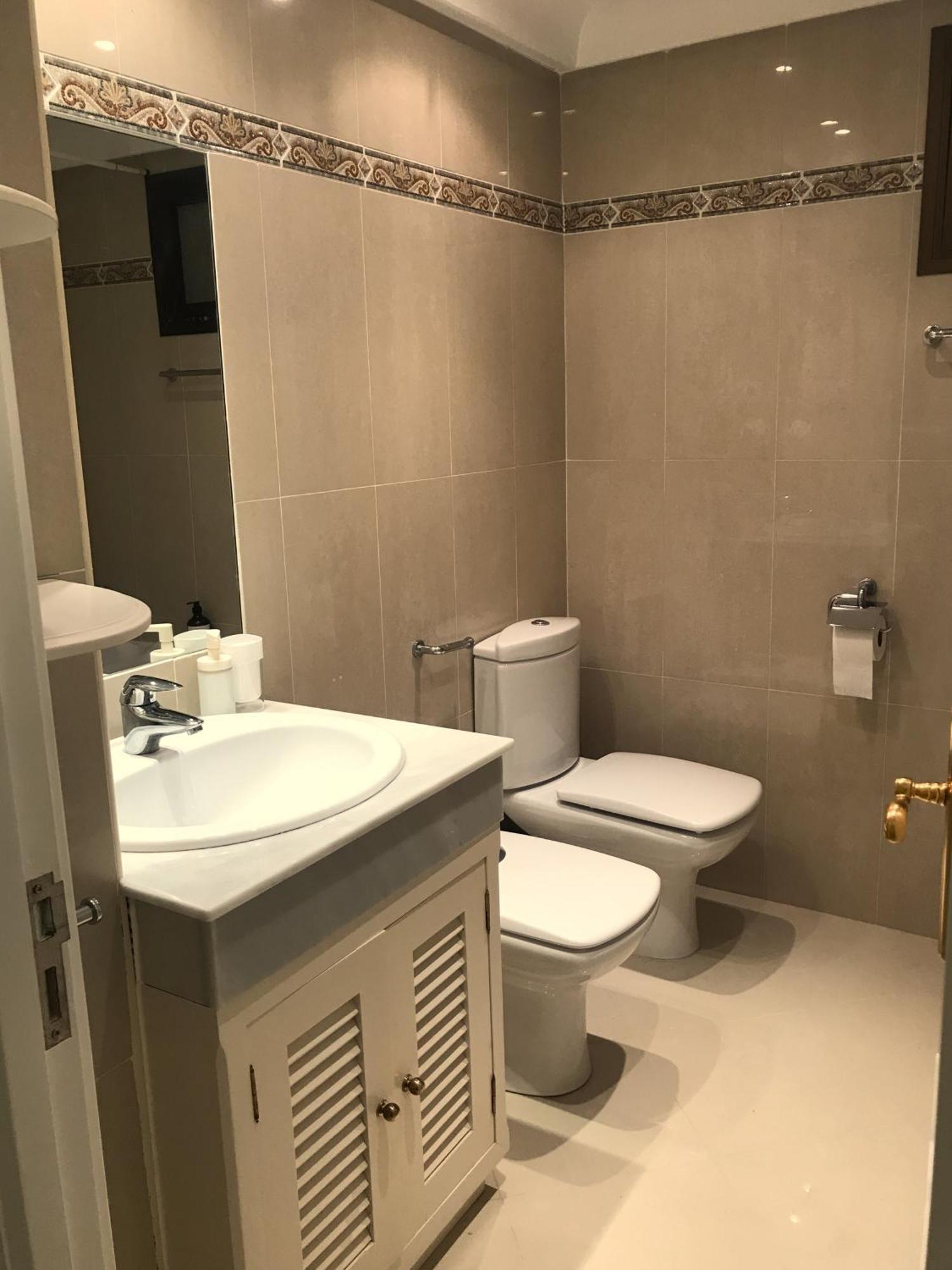 Habitacion Deluxe Con Bano Privado En Atalaya Apartagolf, Estepona Extérieur photo